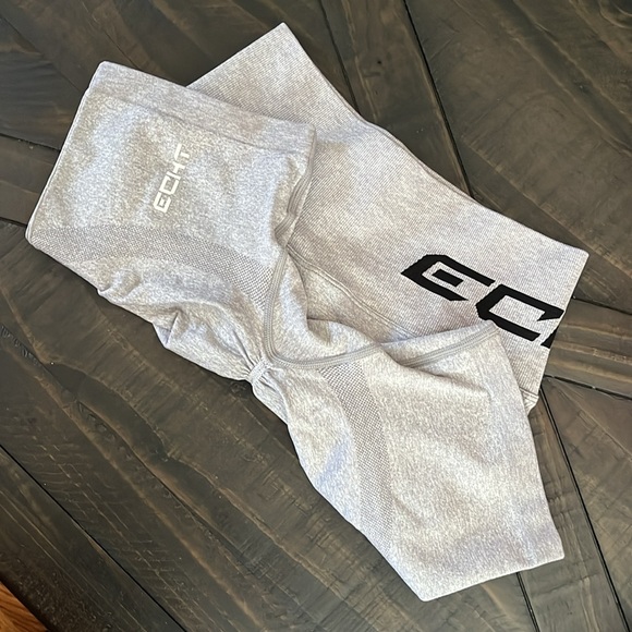 ECHT Arise Scrunch Butt shorts - Picture 5 of 6